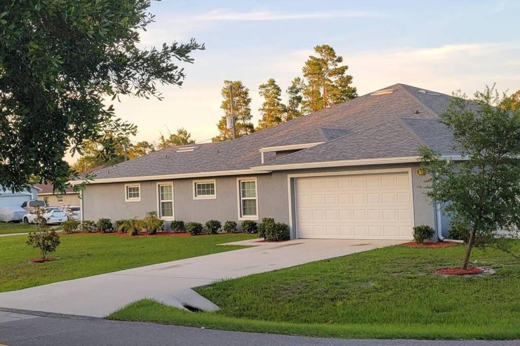 Logistically Accessible Retreat Palm Coast Exterior photo